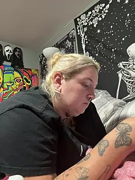 vanessraine online show from August 2026 02:46:02 AM