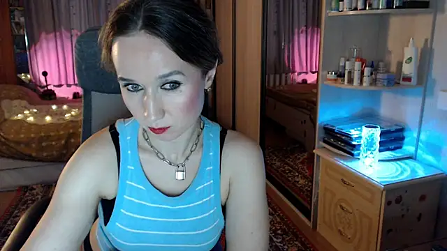 ClassyInna online show from November 2025 09:56:02 AM