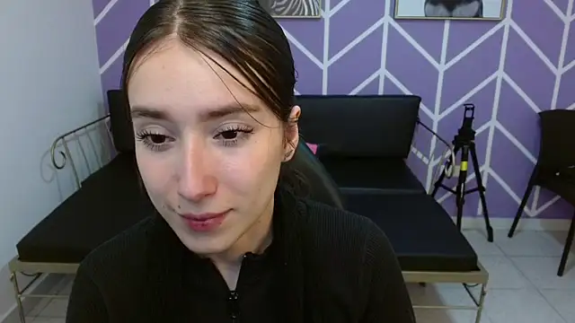 Adhara Kitten online show from December 2025 02:15:01 PM