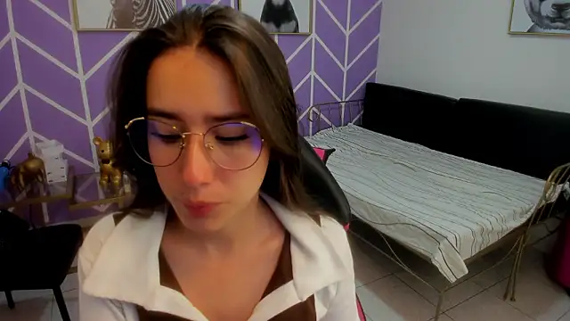 Adhara Kitten online show from February 2026 12:58:01 PM