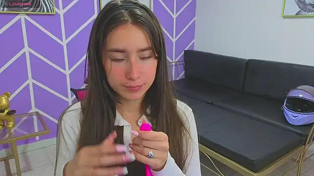 Adhara Kitten online show from March 2026 12:42:01 PM