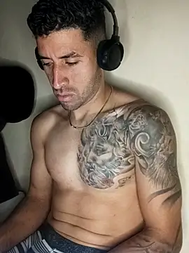 Alexsexygamer online show from November 2025 12:33:01 AM