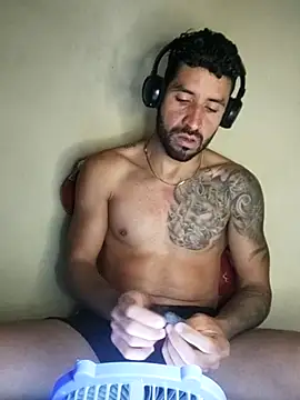 Alexsexygamer online show from November 2025 01:05:01 AM