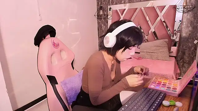 Terraelowen online show from October 2025 11:40:02 AM