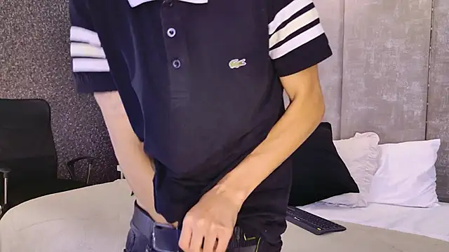 NickandAbby  online show from November 2025 12:27:01 PM