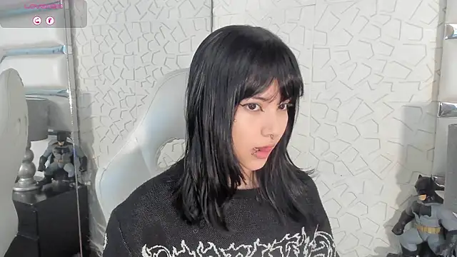 Snapshot of TatiLee chatting on February 2026 03:54:01 PM TatiLee online show from February 2026 03:54:01 PM