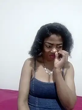 SEXYMOANSXX online show from October 2025 05:03:02 AM