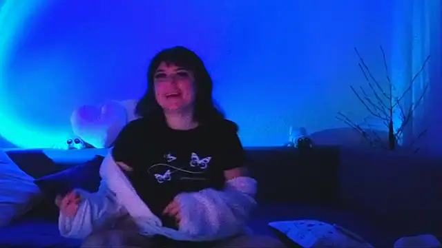 Bella Hillss online show from February 2026 07:52:01 PM