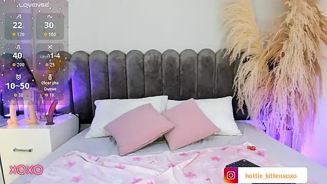 Snapshot of Viollet_xoxo chatting on September 2025 07:58:02 PM Viollet xoxo online show from September 2025 07:58:02 PM