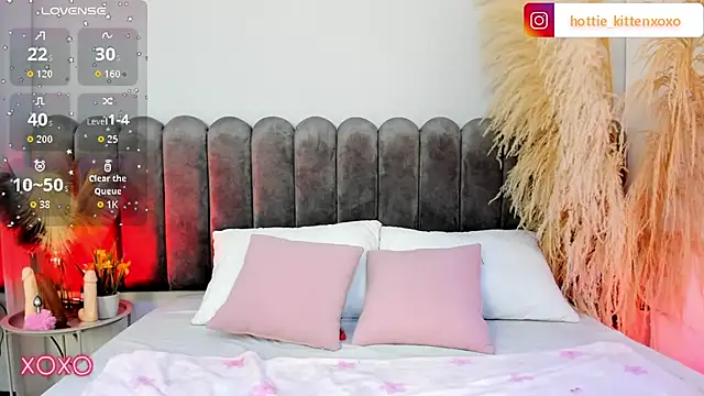 Snapshot of Viollet_xoxo chatting on September 2025 07:36:02 PM Viollet xoxo online show from September 2025 07:36:02 PM