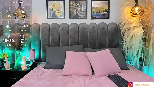 Snapshot of Viollet_xoxo chatting on September 2025 08:14:01 PM Viollet xoxo online show from September 2025 08:14:01 PM