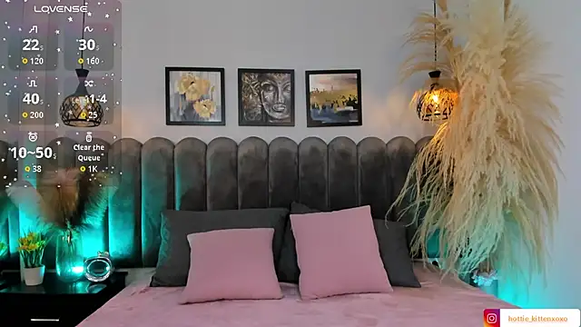 Snapshot of Viollet_xoxo chatting on October 2025 09:43:02 PM Viollet xoxo online show from October 2025 09:43:02 PM