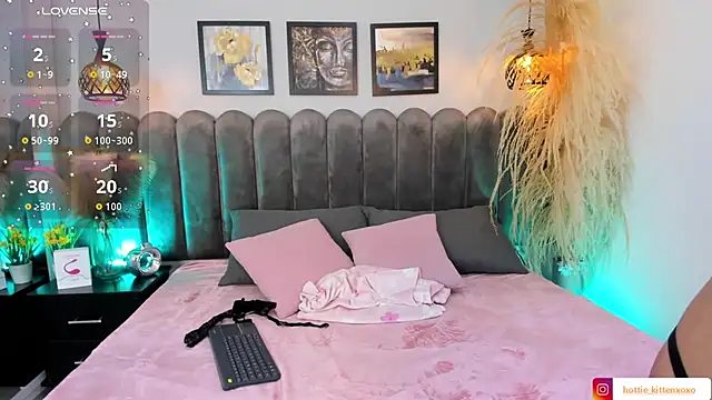 Snapshot of Viollet_xoxo chatting on October 2025 07:45:01 PM Viollet xoxo online show from October 2025 07:45:01 PM