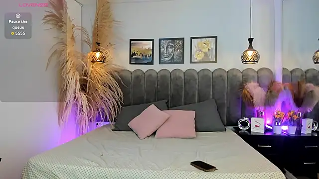 Snapshot of Viollet_xoxo chatting on October 2025 07:25:02 PM Viollet xoxo online show from October 2025 07:25:02 PM