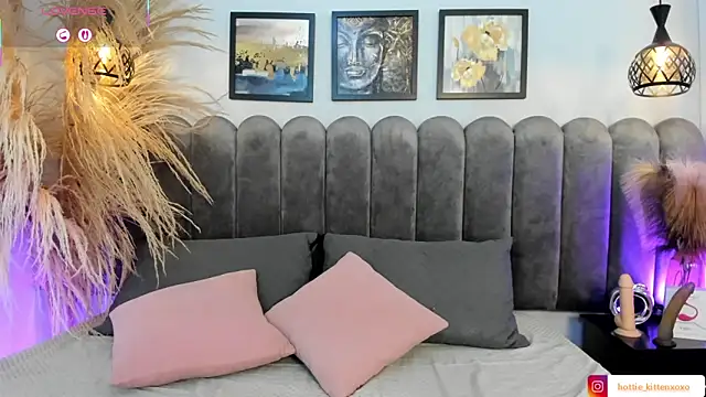 Snapshot of Viollet_xoxo chatting on October 2025 08:53:02 PM Viollet xoxo online show from October 2025 08:53:02 PM