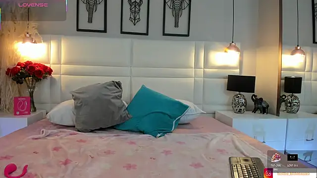 Snapshot of Viollet_xoxo chatting on October 2025 08:57:01 PM Viollet xoxo online show from October 2025 08:57:01 PM