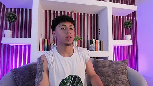 Snapshot of Troy_dalton chatting on September 2025 07:57:01 PM Troy dalton online show from September 2025 07:57:01 PM