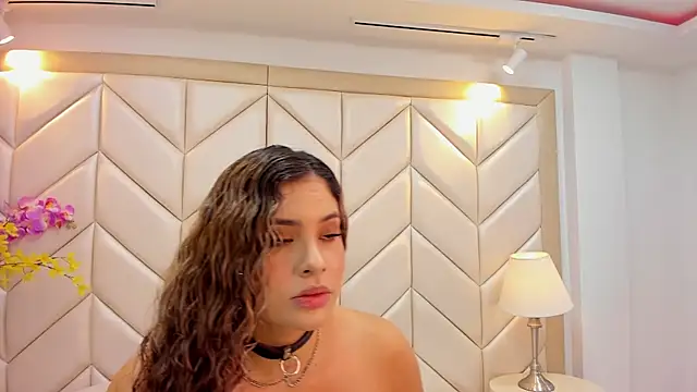 CataRicci online show from September 2025 11:46:02 AM