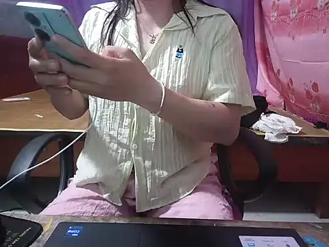 Snapshot of Xue_weng chatting on May 2026 08:43:02 PM Xue weng online show from May 2026 08:43:02 PM