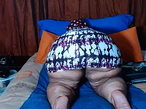 BOUNCINGASSX online show from February 2026 02:18:01 AM