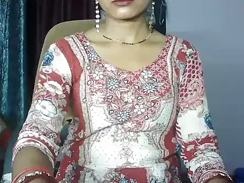 Snapshot of ROSE_GOLDE chatting on July 2026 04:15:02 AM ROSE GOLDE online show from July 2026 04:15:02 AM