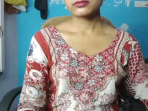 Snapshot of ROSE_GOLDE chatting on August 2026 01:57:02 PM ROSE GOLDE online show from August 2026 01:57:02 PM