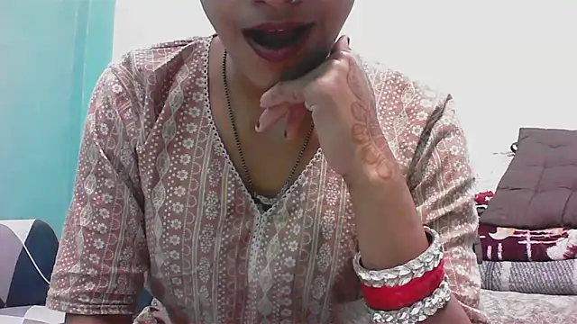 horny  couple  online show from February 2026 05:31:01 PM