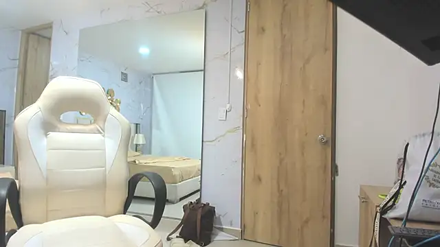 BabyAngel18  online show from September 2025 10:31:02 AM