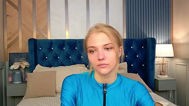Snapshot of 4example_Chloe chatting on April 2026 05:21:02 AM 4example Chloe online show from April 2026 05:21:02 AM