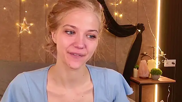 Snapshot of 4example_Chloe chatting on April 2026 05:30:01 AM 4example Chloe online show from April 2026 05:30:01 AM