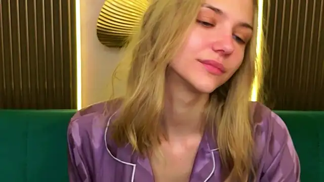 4example Chloe online show from June 2026 05:33:02 AM