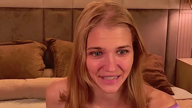 4example Chloe online show from June 2026 06:00:01 AM