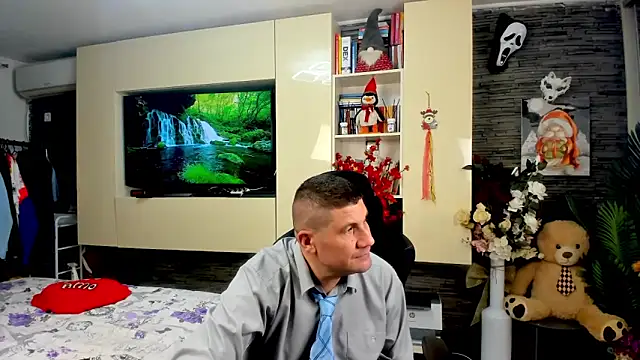 SpartacusDaddy48 online show from March 2026 05:47:01 PM