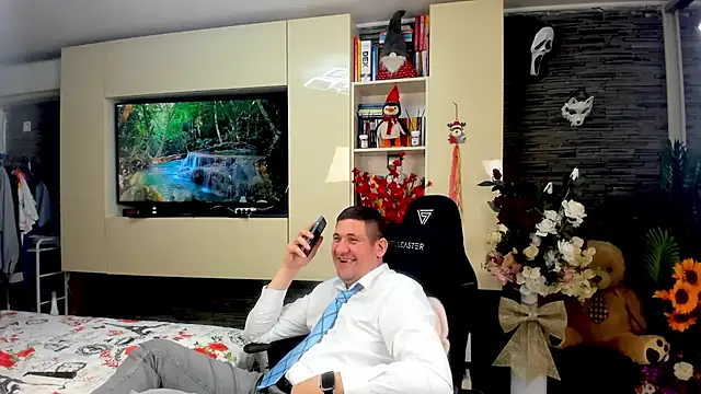 SpartacusDaddy48 online show from April 2026 11:28:01 AM