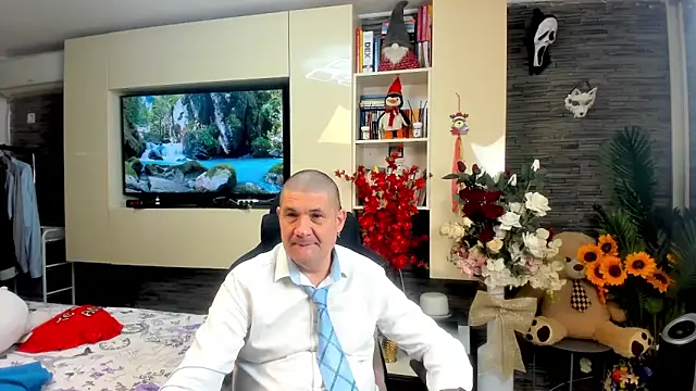 Snapshot of SpartacusDaddy48 chatting on May 2026 11:15:01 AM SpartacusDaddy48 online show from May 2026 11:15:01 AM