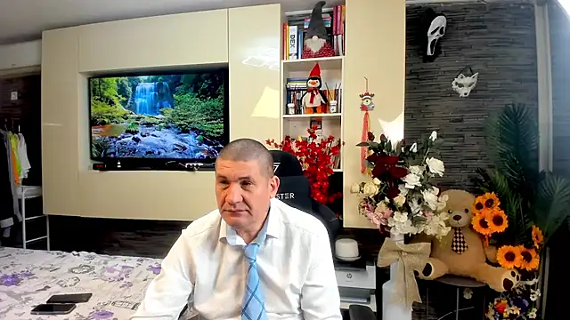 Snapshot of SpartacusDaddy48 chatting on May 2026 11:48:02 AM SpartacusDaddy48 online show from May 2026 11:48:02 AM
