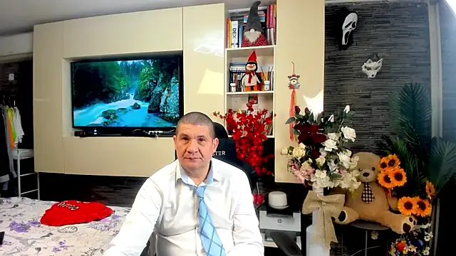 Snapshot of SpartacusDaddy48 chatting on May 2026 02:33:01 PM SpartacusDaddy48 online show from May 2026 02:33:01 PM