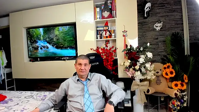 Snapshot of SpartacusDaddy48 chatting on May 2026 01:44:01 AM SpartacusDaddy48 online show from May 2026 01:44:01 AM