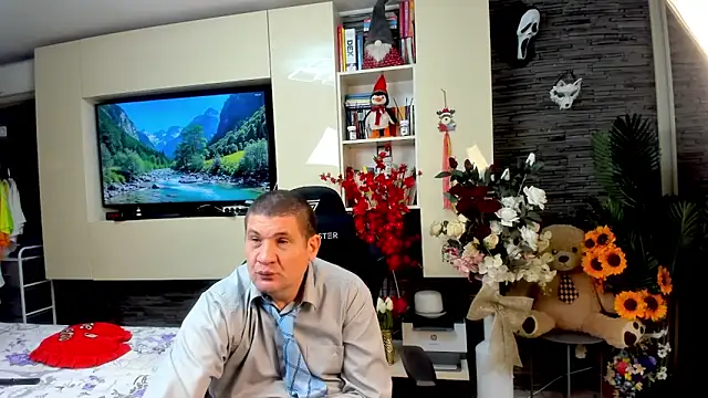 Snapshot of SpartacusDaddy48 chatting on May 2026 07:34:02 PM SpartacusDaddy48 online show from May 2026 07:34:02 PM