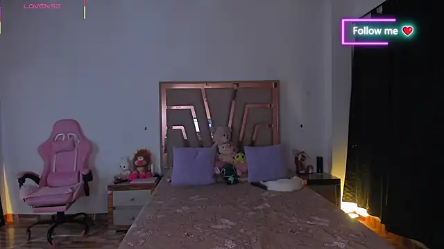 lunaarose online show from March 2026 03:45:02 AM