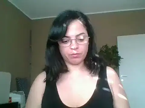 ITALIANASISIXX online show from April 2026 07:20:02 AM