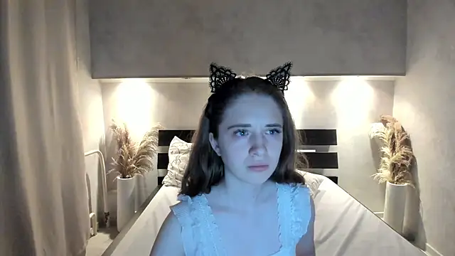 Camilla Kelly online show from October 2025 01:11:01 AM