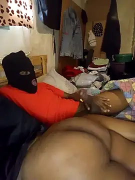 Snapshot of SuperheroDck chatting on September 2025 12:40:02 PM SuperheroDck online show from September 2025 12:40:02 PM