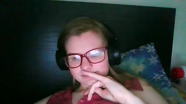 Moonolighta online show from November 2025 12:17:01 PM