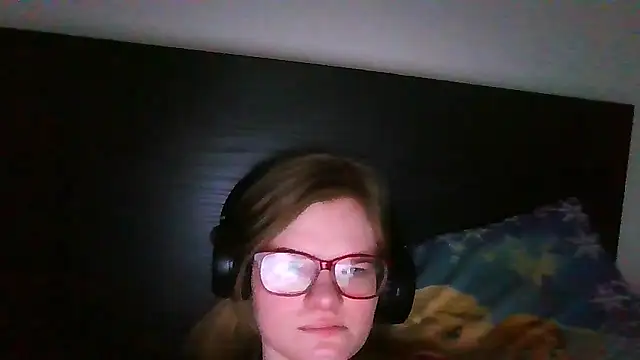 Moonolighta online show from December 2025 12:47:01 PM