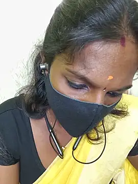 Snapshot of Honey_rosetamil chatting on June 2026 07:44:01 AM Honey rosetamil online show from June 2026 07:44:01 AM