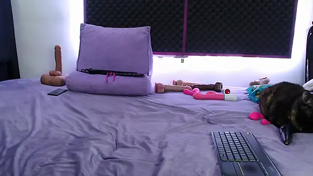 karlamoon23 online show from October 2025 01:07:02 PM