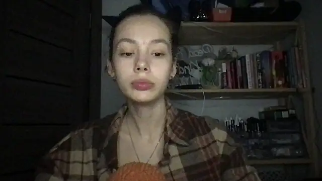 Yuna5343 online show from September 2025 09:48:02 PM