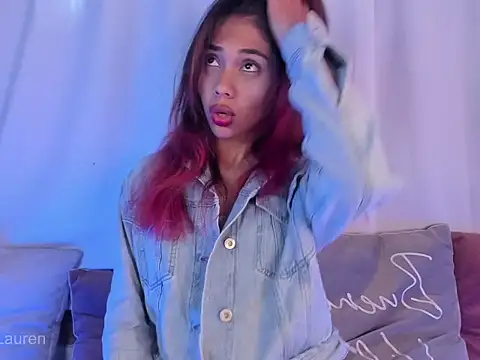 Laurenn 2 online show from November 2025 04:06:02 PM