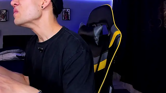 alexgiraldo   online show from September 2025 01:44:02 PM